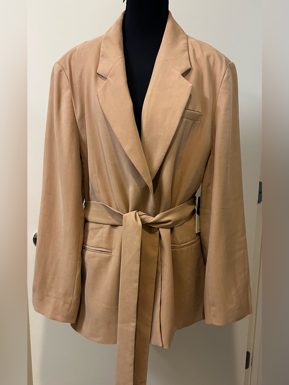 Tuckernuck Shea Belted Blazer in Khaki. New with Tags. Size XXL.